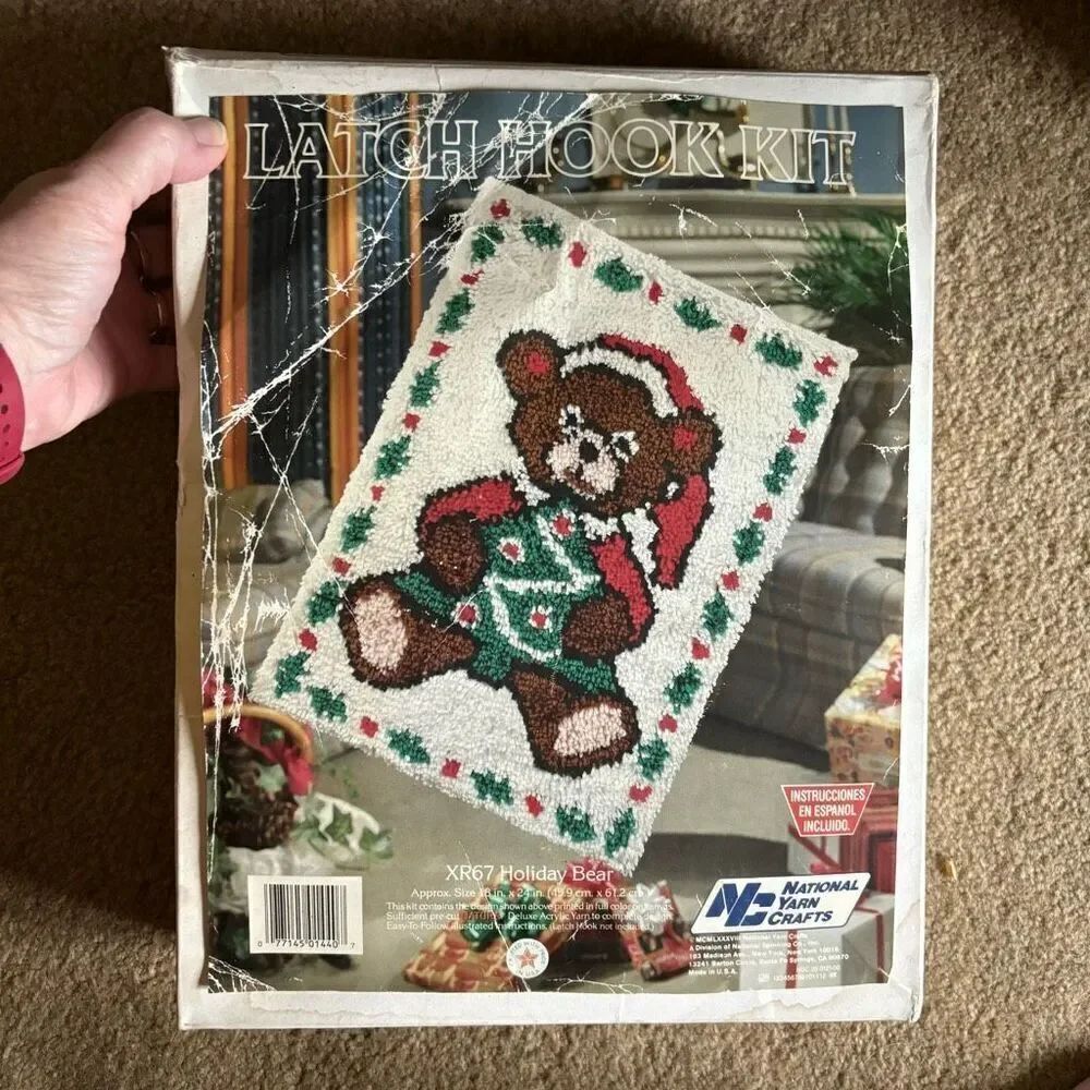 National Yarn Crafts XR67 Holiday Bear Latch Hook Kit *Read*